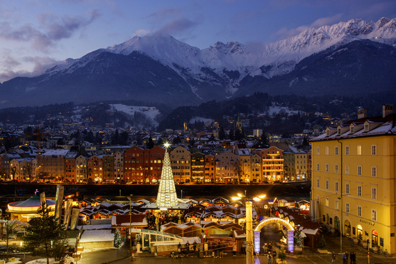 Die Bergweihnacht am Marktplatz in Innsbruck.