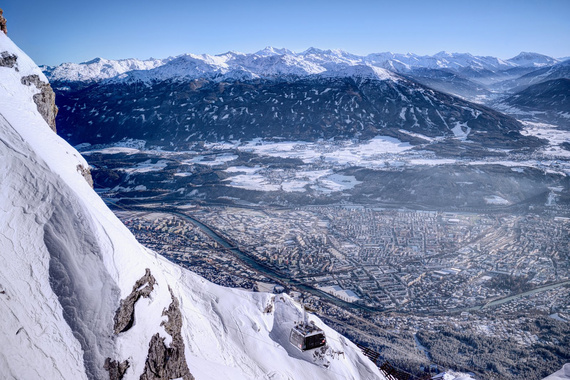 Die Aussicht vom Hafelekar über Innsbruck. Die Nordkette ist im SKI plus CITY Pass Stubai Innsbruck inkludiert.
