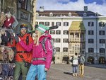 Skifahrer in der Innsbrucker Altstadt 