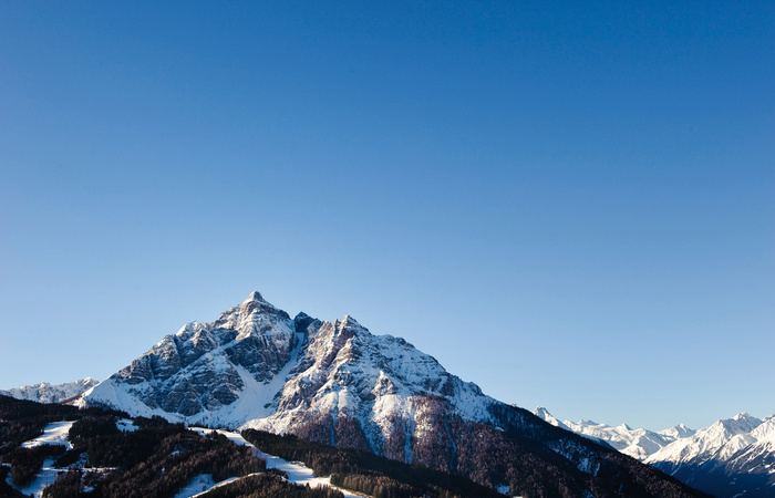 Serles Gipfel im Schnee 