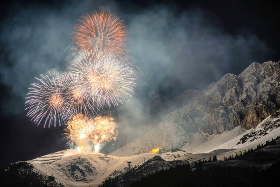 Bergsilvester Feuerwerk. Das Skigebiet Nordkette ist im SKI plus CITY Pass Stubai Innsbruck inkludiert.